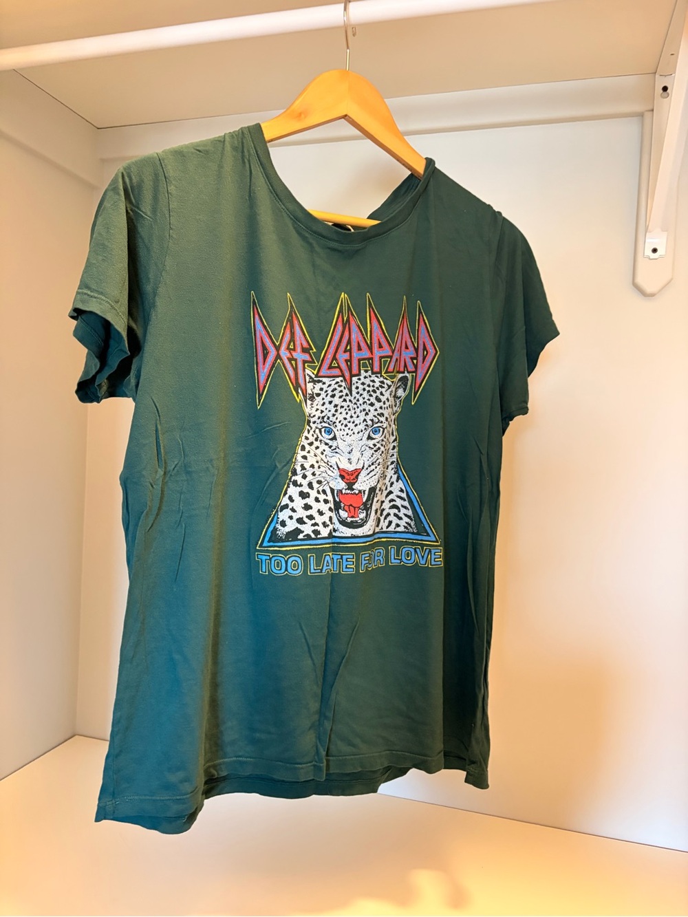 Daydreamer Dark Green Def Leppard Leopard Graphic Tee